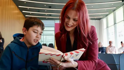 El alcalde de León, José Antonio Diez, visita las instalaciones del CEBT (Complejo de Empresas de Base Tecnológica) junto a la astronauta Sara García Alonso y la rectora de la Universidad de León, Nuria González. Foto: Campillo.