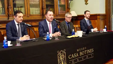 Fundos presenta el Plan Especial del Museo Casa Botines Gaudí con la participación del consultor y exsecretario de Estado de Cultura José María Lasalle. Foto: Leticia Pérez.