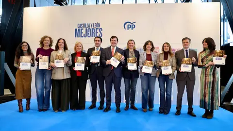 El candidato a la reelección a la Presidencia de la Junta de Castilla y León, Alfonso Fernández Mañueco, clausura el acto de presentación del programa electoral del Partido Popular de Castilla y León para las elecciones del 15 de marzo. Fotos: Campillo