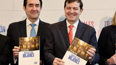 El candidato a la reelección a la Presidencia de la Junta de Castilla y León, Alfonso Fernández Mañueco, clausura el acto de presentación del programa electoral del Partido Popular de Castilla y León para las elecciones del 15 de marzo. Fotos: Campillo