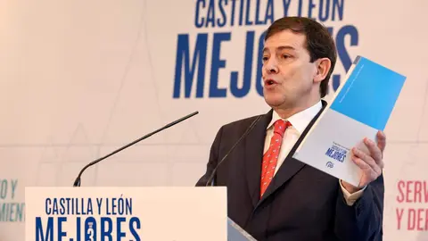 El candidato a la reelección a la Presidencia de la Junta de Castilla y León, Alfonso Fernández Mañueco, clausura el acto de presentación del programa electoral del Partido Popular de Castilla y León para las elecciones del 15 de marzo. Fotos: Campillo