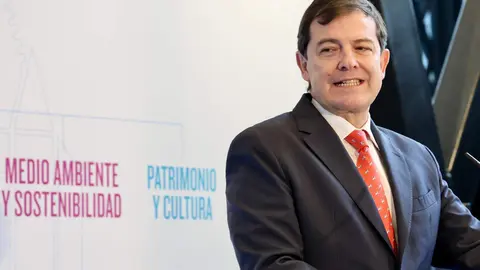 El candidato a la reelección a la Presidencia de la Junta de Castilla y León, Alfonso Fernández Mañueco, clausura el acto de presentación del programa electoral del Partido Popular de Castilla y León para las elecciones del 15 de marzo. Fotos: Campillo