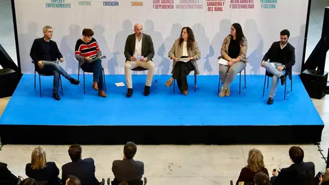 El candidato a la reelección a la Presidencia de la Junta de Castilla y León, Alfonso Fernández Mañueco, clausura el acto de presentación del programa electoral del Partido Popular de Castilla y León para las elecciones del 15 de marzo. Fotos: Campillo