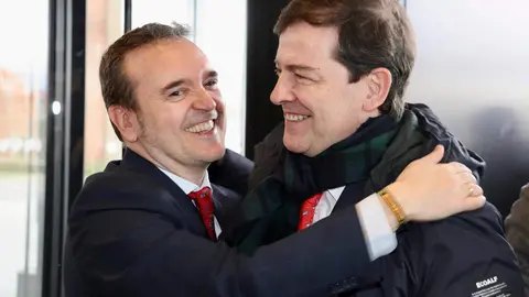 El candidato a la reelección a la Presidencia de la Junta de Castilla y León, Alfonso Fernández Mañueco, clausura el acto de presentación del programa electoral del Partido Popular de Castilla y León para las elecciones del 15 de marzo. Fotos: Campillo