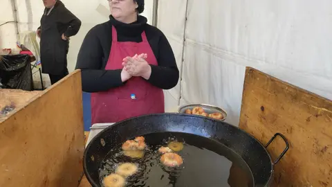 La localidad de Valencia de Don Juan ha inaugurado este jueves una nueva edición de su histórica Feria de Febrero, que celebra su 105º aniversario consolidada como uno de los grandes encuentros agrarios y comerciales del noroeste peninsular. El recinto ferial abrió sus puertas a primera hora con una notable afluencia de público en las primeras horas y la presencia de numerosas autoridades autonómicas, provinciales y comarcales. Fotos: Miguel Ángel García