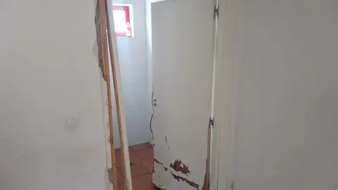 El PP denuncia el estado de las zonas destinadas a limpieza y jardines. Fotos: PP