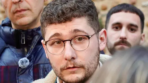 El candidato de En Común a la Presidencia de la Junta de Castilla y León, Juan Gascón, presenta a los candidatos de la coalición compuesta por Izquierda Unida, Movimiento Sumar y Verdes Equo en la provincia de León. Fotos: Campillo