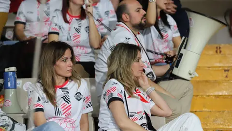 Bidasoa supera al Abanca Ademar en León y se lleva la victoria en un duelo europeo. El conjunto leonés reacciona en la segunda mitad pero no logra evitar la derrota (28-30) ante un rival directo por puestos europeos. Fotos: Isaac Llamazares