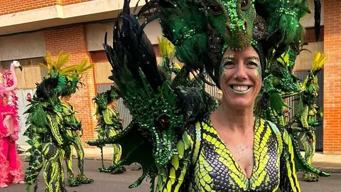 Las calles de Astorga se transformaron este sábado en un escenario colectivo para acoger el Gran Desfile de Piñata, eje central de los carnavales. Cerca de tres mil participantes, integrados en 53 grupos y 25 carrozas, dieron forma a un pasacalles que evidenció la fortaleza de una tradición profundamente arraigada y respaldada tanto por los vecinos como por numerosos visitantes.