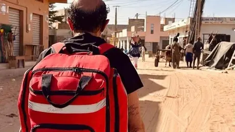 La iniciativa Somos SOS ha cerrado una de sus acciones más ambiciosas con un balance que trasciende cifras y logística. Lo que comenzó como una llamada a la colaboración en León terminó convirtiéndose en una experiencia colectiva de entrega personal, cooperación profesional y transformación social en la localidad senegalesa de Niague.