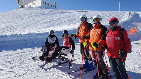 El joven leonés Guzmán Carro, oro en Slalom en la Copa de España Inclusiva.