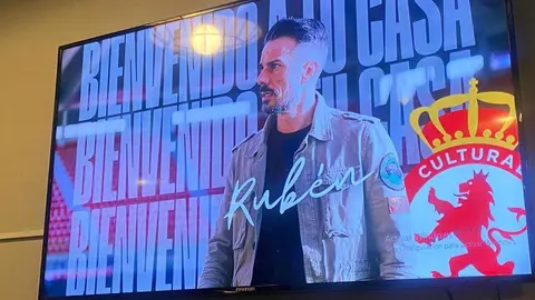 El antepalco del Estadio Reino de León en la antesala de la rueda de prensa.