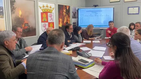 El delegado territorial de la Junta en León, Eduardo Diego, ha presidido hoy las tres reuniones de las Juntas Consultivas de las Reservas Regionales de Caza de la provincia (Riaño, Ancares y Mampodre) en las que se han aprobado un total de 587 permisos de caza para la temporada 2026-27.