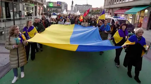 La Asociación de Amigos Leoneses Ucranianos Damnificados convoca una manifestación con motivo del cuarto aniversario del inicio de la invasión de Rusia a Ucrania. Foto: Carlos S. Campillo