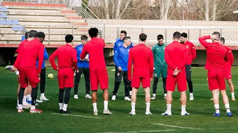 El nuevo entrenador de la Cultural y Deportiva Leonesa toma el mando de una Cultural en apuros con quince jornadas por delante y un calendario que exige reacción inmediata.