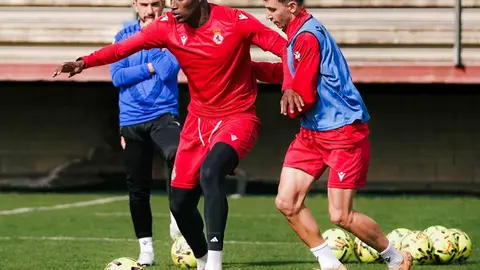 El nuevo entrenador de la Cultural y Deportiva Leonesa toma el mando de una Cultural en apuros con quince jornadas por delante y un calendario que exige reacción inmediata.