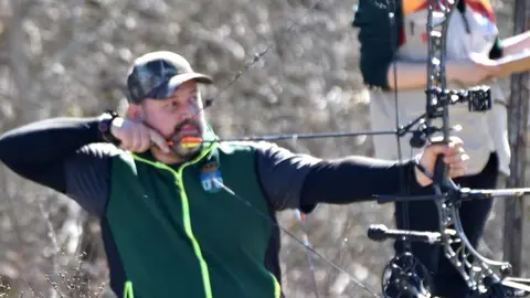 El paramés Daniel Carbajo Crespo se ha proclamado subcampeón de España en la modalidad de recorrido de caza con arco compuesto, dentro de la categoría senior masculina, en el XXVII Campeonato de España celebrado el 21 de febrero en Fresno de Torote (Madrid).