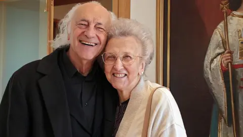 Amancio Prada con la presidenta de la Fundación Eutherpe, Margarita Moráis. Foto: Peio García.