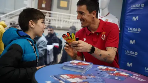 Edgar Badia e Iván Calero inauguran el Estadio Movistar LALIGA en León. Foto: Cultural Leonesa