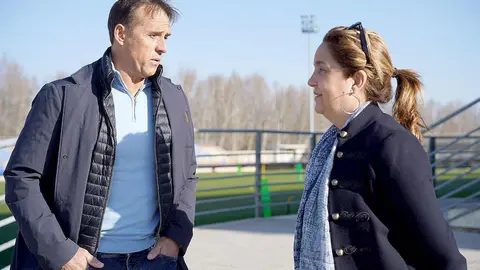 La semana ha dejado además una visita destacada en León. Este jueves, Julen Lopetegui, actual seleccionador de Catar, presenció el entrenamiento de la Cultural Leonesa en el Área Deportiva de Puente Castro.