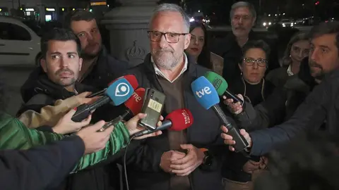 El candidato de VOX a la presidencia de la Junta, Carlos Pollán, en el acto de apertura de la campaña electoral en León. Fotos: Peio García