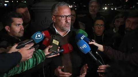 El candidato de VOX a la presidencia de la Junta, Carlos Pollán, en el acto de apertura de la campaña electoral en León. Fotos: Peio García