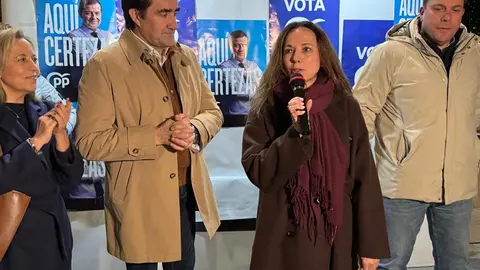 El PP arranca en León la campaña del 15M apelando al “voto útil” y a la gestión realizada. Los populares inician la carrera electoral en la Plaza de las Cortes Leonesas arropando a María José Álvarez Casais y defendiendo el proyecto de Alfonso Fernández Mañueco. Fotos: Silvia García