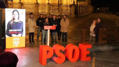 El PSOE arranca en León la campaña autonómica del 15M con un llamamiento al cambio. La madrugada de este viernes, los socialistas inician la carrera electoral en la Plaza de Regla arropando a Nuria Rubio y con la vista puesta en la Presidencia de Castilla y León. Fotos: PSOE