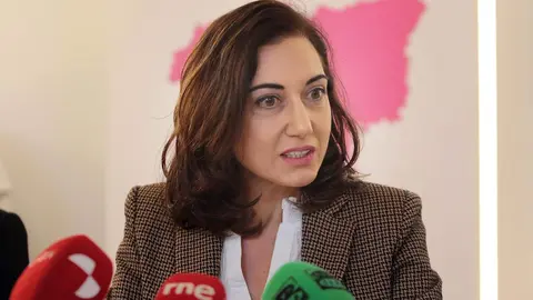 La candidata a las Cortes de Castilla y León, Alicia Gallego, acompañada de integrantes de su lista inicia la campaña con un desayuno de trabajo con los medios de comunicación para presentar su programa electoral. Foto: Peio García.