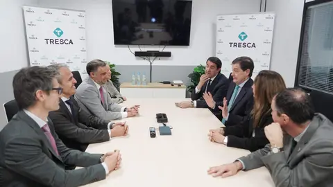 El candidato a la reelección al frente de la Junta por el PP, Alfonso Fernández Mañueco, visita la empresa Tresca, en el Parque Tecnológico de León. Foto: Rubén Cacho.
