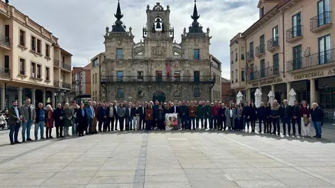 El PSOE de León celebra en Astorga una convención de alcaldes. Participan, el secretario general del PSOE de León, Javier Alfonso Cendón, y la cabeza de lista del PSOE por León a las Cortes, Nuria Rubio. Fotos: PSOE