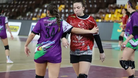 Épica victoria del Caja Rural Cleba. El conjunto leonés se impone por la mínima a Rahi-Sepisur Córdoba en un duelo vibrante decidido en los últimos instantes. Fotos: Isaac Llamazares