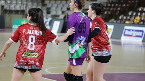 Épica victoria del Caja Rural Cleba. El conjunto leonés se impone por la mínima a Rahi-Sepisur Córdoba en un duelo vibrante decidido en los últimos instantes. Fotos: Isaac Llamazares