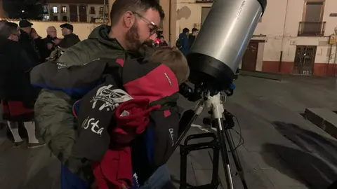 Una noche bajo las estrellas en Puerta Obispo con la Asociación Leonesa de Astronomía. Fotos: A.F.R.