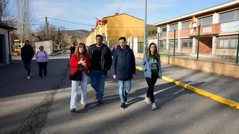 Nuria Rubio se compromete en Soto y Amío a liberar a los ayuntamientos de los costes escolares y a garantizar residencias públicas en el mundo rural. Fotos: PSOE
