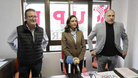 La candidata de la Unión del Pueblo Leonés a la presidencia de la Junta, Alicia Gallego, durante la presentación del programa electoral en Ponferrada. Foto: César Sánchez.