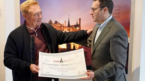 Nombramiento de los medios de comunicación como embajadores del Palacio de Gaudí de Astorga, con motivo del centenario de la muerte del arquitecto catalán.