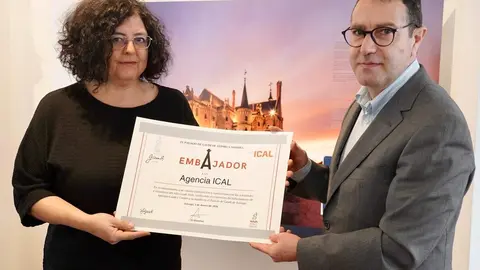 Nombramiento de los medios de comunicación como embajadores del Palacio de Gaudí de Astorga, con motivo del centenario de la muerte del arquitecto catalán.