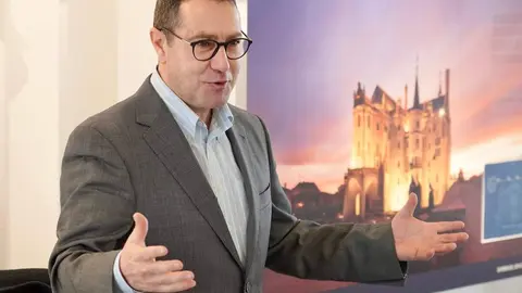 Nombramiento de los medios de comunicación como embajadores del Palacio de Gaudí de Astorga, con motivo del centenario de la muerte del arquitecto catalán.