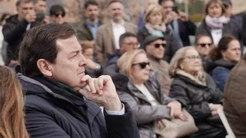 El candidato del Partido Popular de Castilla y León a la reelección como presidente de la Junta, Alfonso Fernández Mañueco, ofrece un mitin en Ponferrada (León). Foto: Rubén Cacho.