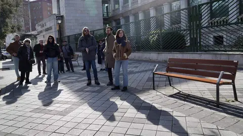 La secretaria general y diputada de Podemos, Ione Belarra; el secretario de Organización y portavoz de Podemos, Pablo Fernández, y el candidato de Podemos-Alianza Verde a la Presidencia de la Junta de Castilla y León, Miguel Ángel Llamas, ofrecen declaraciones a los medios, en la Consejería de Sanidad de la Junta de Castilla y León. Fotos: Eduardo Margareto