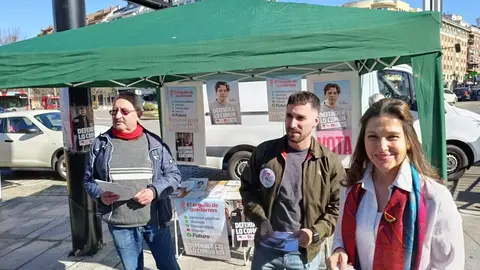Los candidatos de los principales partidos, y también los minoritarios, no perdieron la oportunidad de hacer campaña entre la multitud de Papalaguinda.