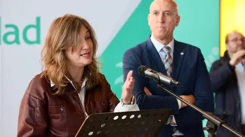 La rectora de la Universidad de León, Nuria González, y el alcalde de León, José Antonio Diez, inauguran la séptima edición de Expociencia. Foto: Campillo.