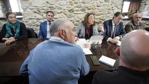 La consejera de Agricultura de la Junta de Castilla y León, María González Corral, defendió hoy que el PP es el único partido que escucha y atiende al sector, por lo que el programa electoral de la formación incluye un centenar de medidas para impulsarlo, una gran parte dirigidas al sector vitivinícola. Foto: César Sánchez