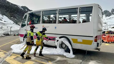 La Estación Invernal y de Montaña de Estación Invernal y de Montana San Isidro ha desarrollado este miércoles un amplio simulacro de emergencias con el objetivo de examinar sus protocolos de seguridad y la capacidad de reacción ante situaciones críticas.