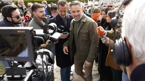 El líder de Vox, Santiago Abascal, visita a Villablino este miércoles dentro de la campaña del 15M. Foto: César Sánchez.