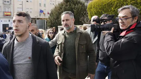 El líder de Vox, Santiago Abascal, visita a Villablino este miércoles dentro de la campaña del 15M. Foto: César Sánchez.