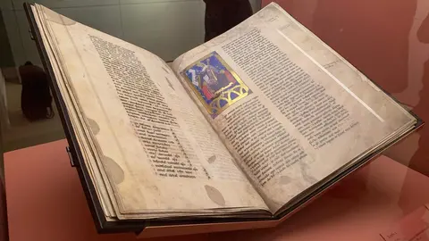 La exposición 'Reina ella. Urraca I de León' podrá visitarse en el Museo de León hasta el 7 de junio. Fotos: A.F.R.