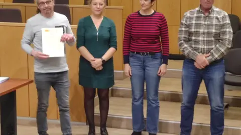 El Ayuntamiento de Villaquilambre pondrá en marcha este mes una nueva edición del programa mixto de formación y empleo Zardinos, una iniciativa que contará con un presupuesto de 286.000 euros y que permitirá a diez participantes formarse y trabajar durante doce meses en diferentes actuaciones de mejora en el municipio. En las imágenes, clausura taller de empleo 'Zardino 2025' e inauguración Taller de Empleo 'Zardino 2026'.