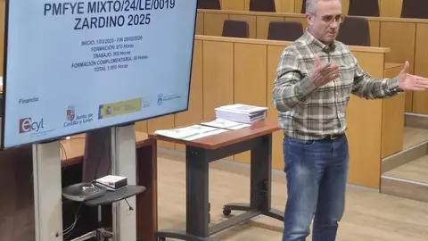 El Ayuntamiento de Villaquilambre pondrá en marcha este mes una nueva edición del programa mixto de formación y empleo Zardinos, una iniciativa que contará con un presupuesto de 286.000 euros y que permitirá a diez participantes formarse y trabajar durante doce meses en diferentes actuaciones de mejora en el municipio. En las imágenes, clausura taller de empleo 'Zardino 2025' e inauguración Taller de Empleo 'Zardino 2026'.